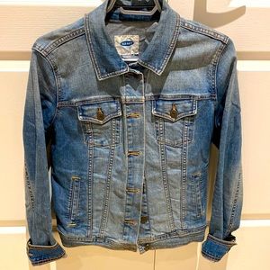 OLD NAVY LIGHT DISTRESSED DENIM - SIZE MEDIUM